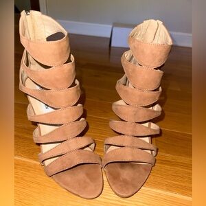 Steve Madden NUBUCK LEATHER Tan Cut-Out Heels Sz 8